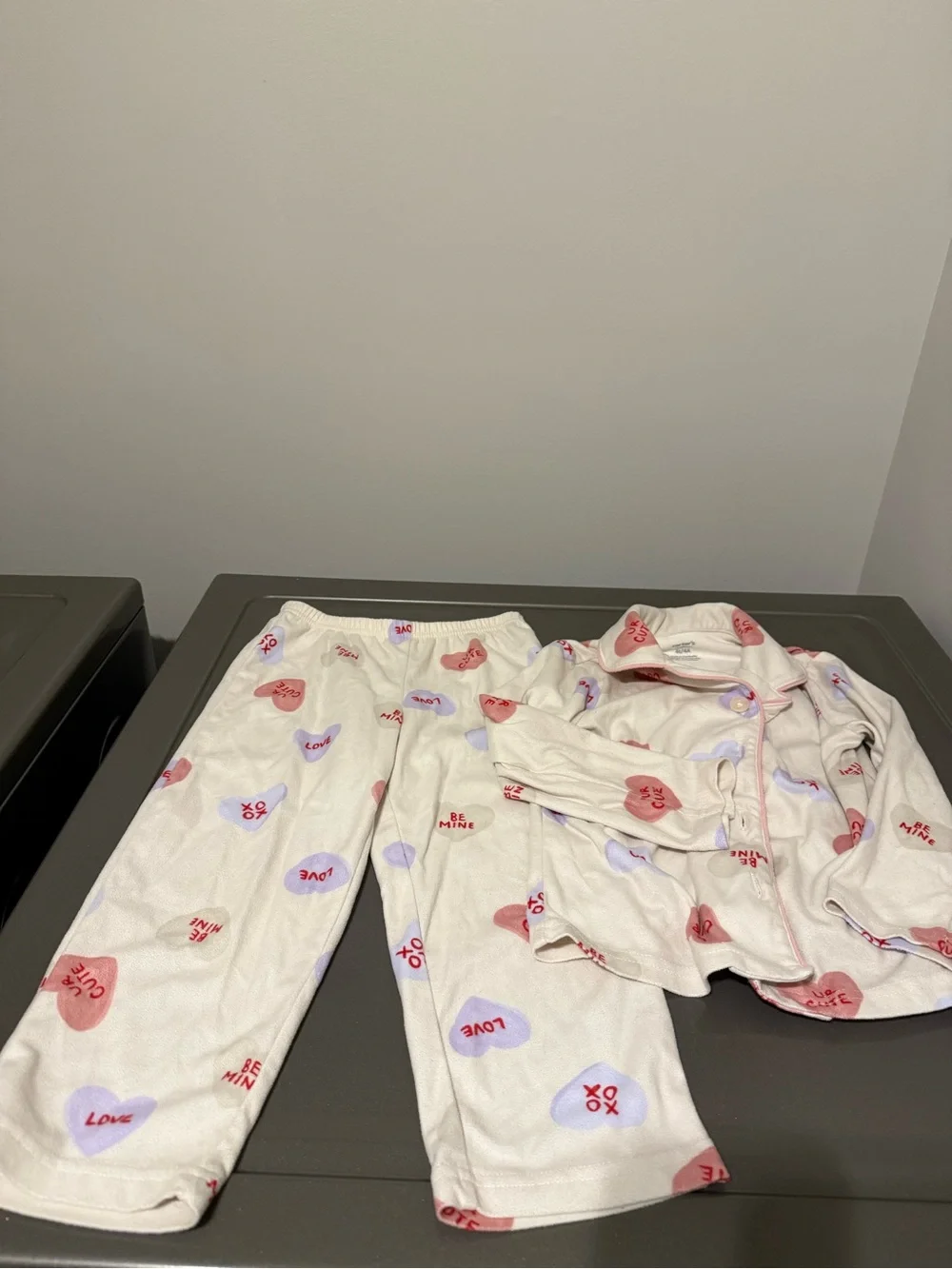 Carter’s- Kids Cream Heart-Print Pajama Set - Cozy Cotton Blend- Size 4